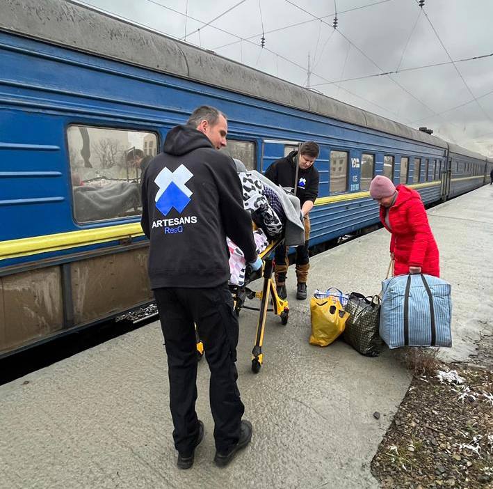 Сьогодні на Львівщину провели 85 медичну евакуацію 

Спеціальним потягом доправили 7 пацієнтів віком від 26 до 73 років