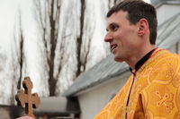 «Ви мене навчили любити Схід»: владика Максим Рябуха відвідав парафії на Дніпропетровщину