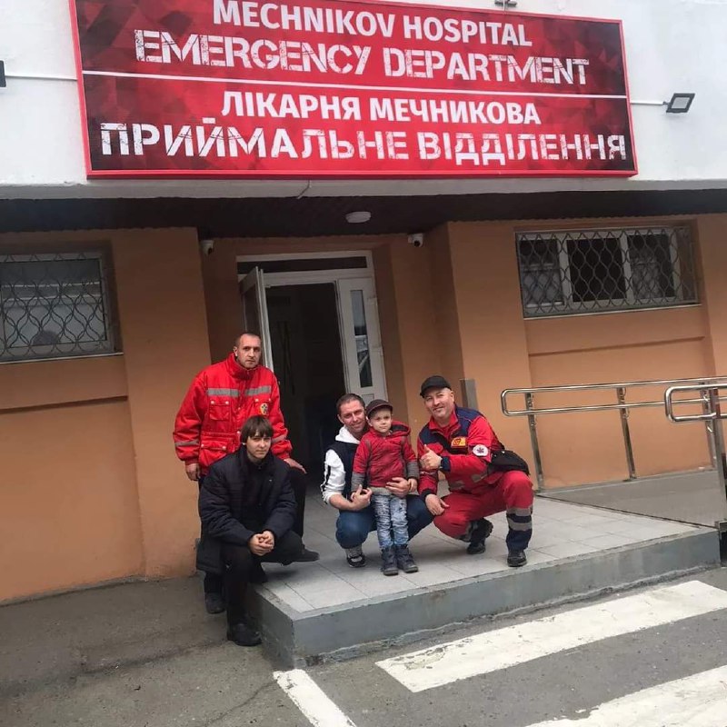📌Петрович: хлопчикам, яких нацгвардійці врятували в Рубіжному, Катерина Безгинська передала гуманітарну допомогу