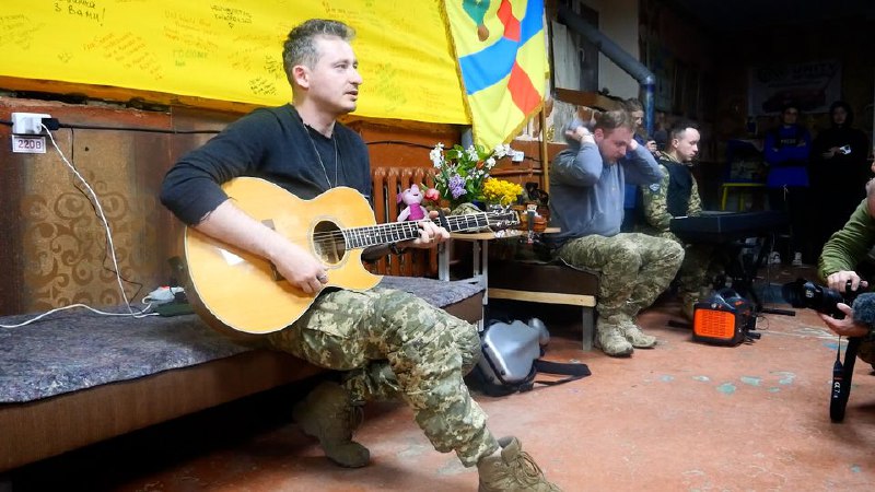Підтримати рятувальників Оріхівщини (Запорізька область) завітав музикант Коля Сєрга та Культурний десант.