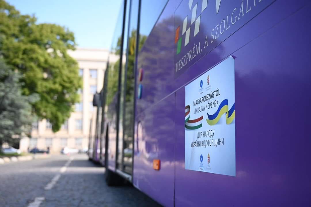 Чергові пасажирські автобуси для громад краю сьогодні отримало Закарпаття від партнерів з угорського Веспрема
