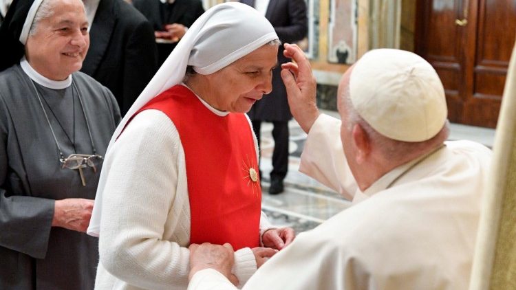 Папа до черниць: нехай ваше служіння буде наповнене материнським теплом