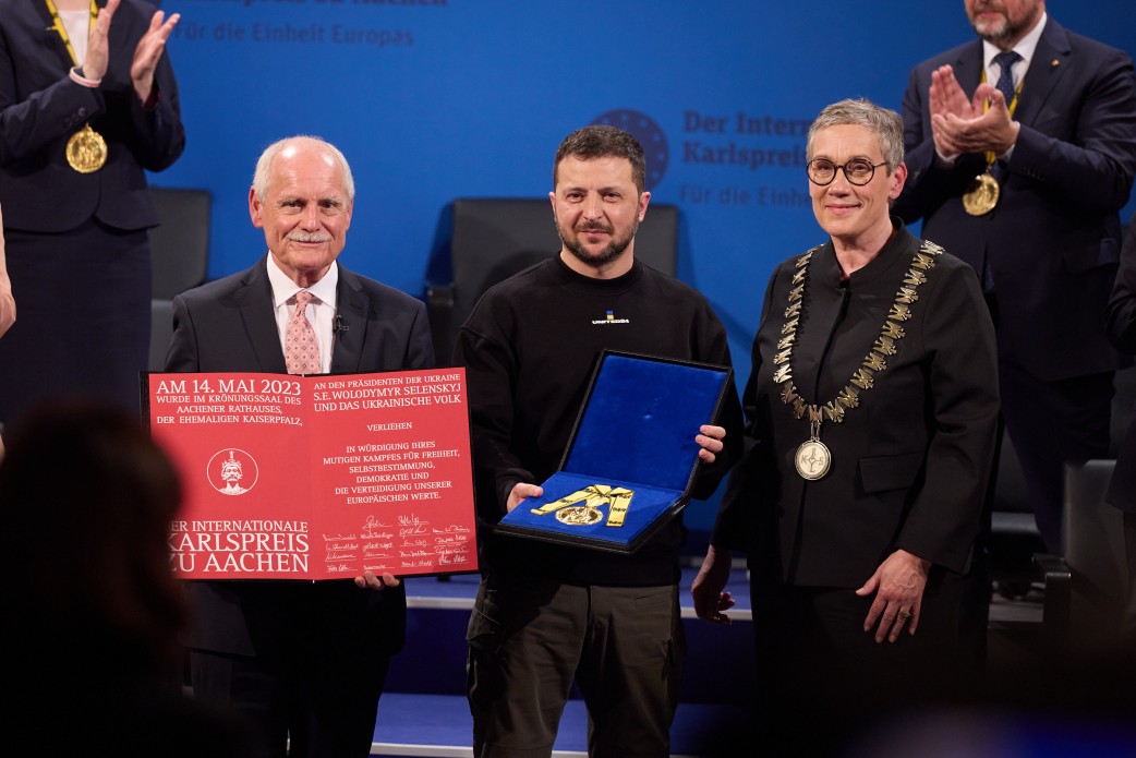 В Аахені відбулося вручення премії імені Карла Великого, яку цьогоріч присуджено українському народові за внесок у зміцнення європейської єдності та захист свободи
