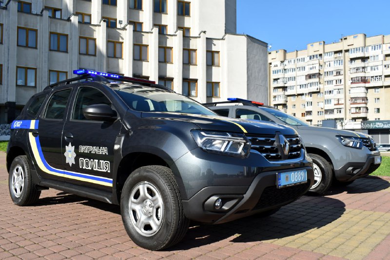 Два кросовери «Renault Duster» – патрульній поліції Волині

Сьогодні передав ключі від нових автомобілів очільнику...