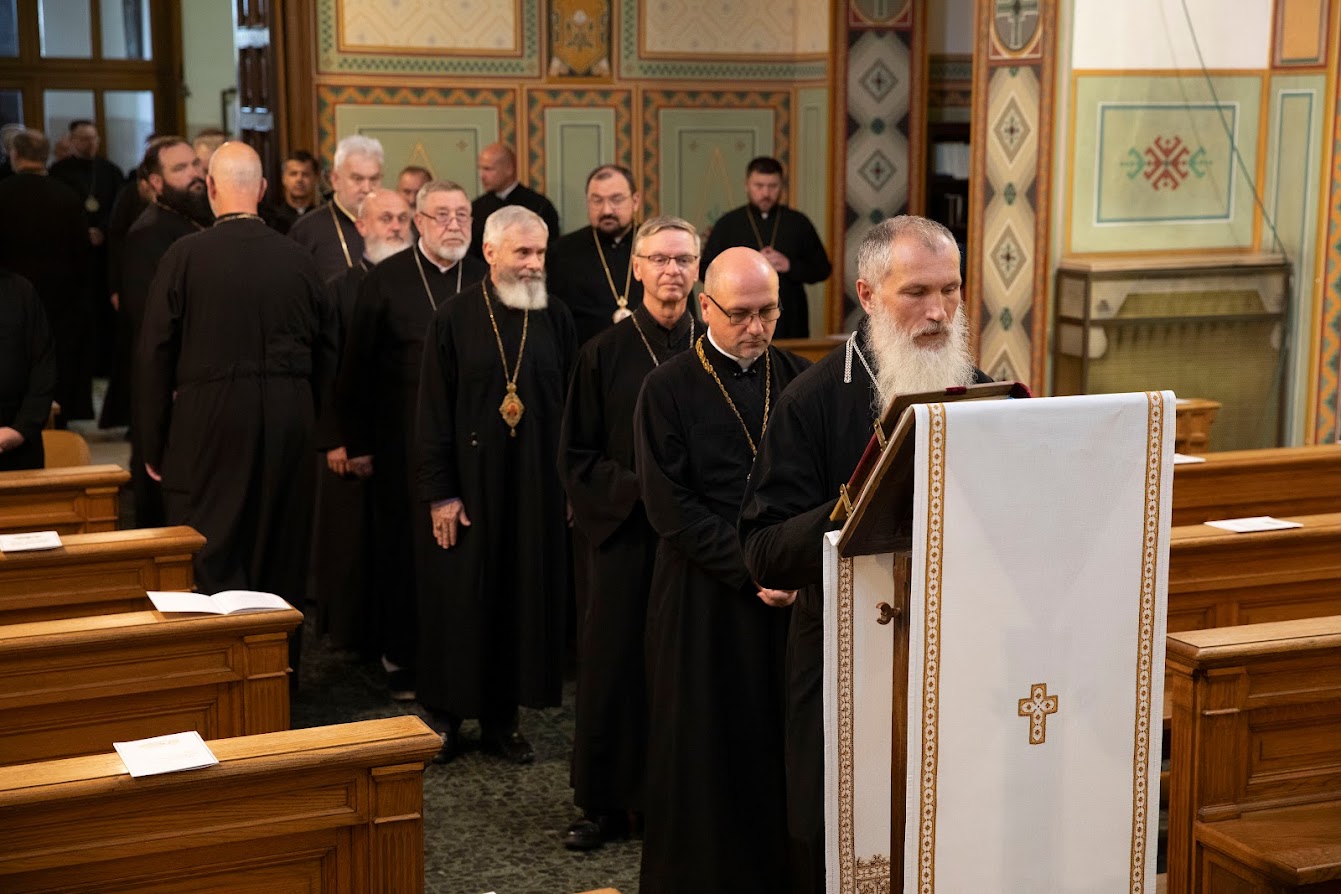 Єпископи УГКЦ помолилися Молебень до Святого Духа та склали присягу на початок Синоду