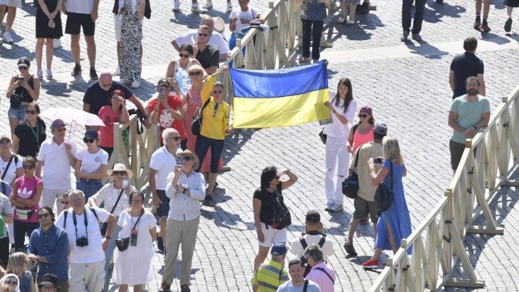 Папа: посилюймо наші молитви за Україну, яка дуже страждає!