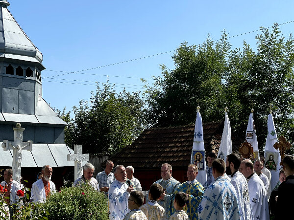 У селі Перерив відзначили храмовий празник та освятили новий іконостас