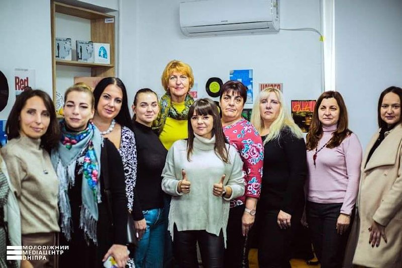 Представники чотирьох регіонів України у рамках коаліції «Луганщина. Жінки