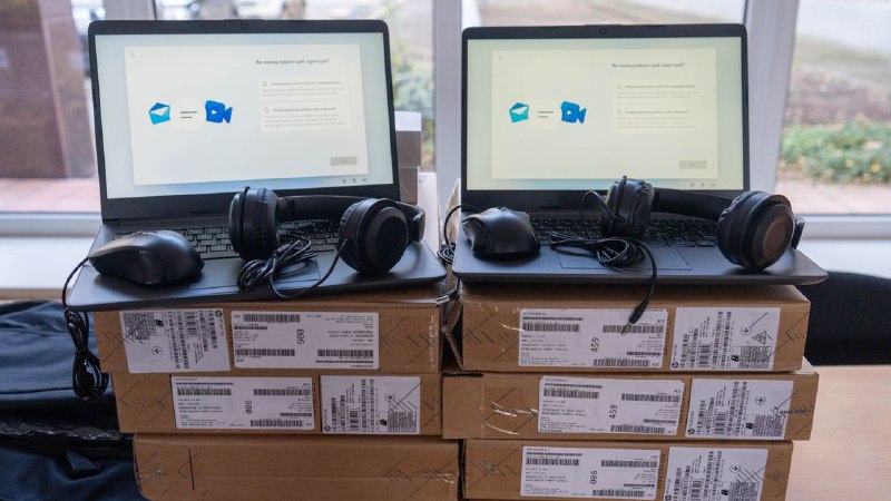 💻Ще 350 ноутбуків для навчання отримали школярі з громад Херсонщини.

Загалом освітнім закладам області передали...