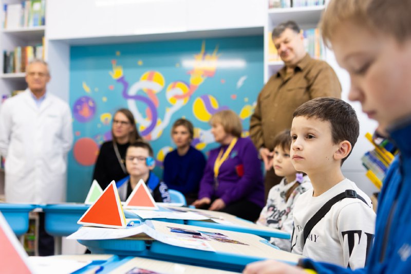 🟢 Сьогодні разом з Оленою Зеленською привітали з днем Святого Миколая дітей, які відвідують “Школи супергероїв”... 🟢 Сьогодні разом з Оленою Зеленською привітали з днем Святого Миколая дітей, які відвідують “Школи супергероїв”...