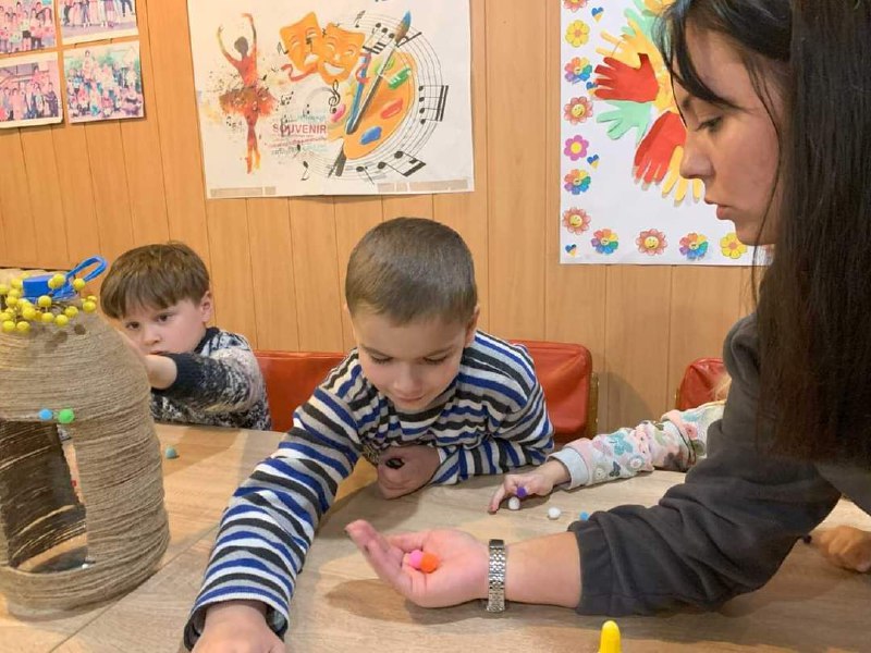По п'ятницях у Кремінському хабі у Дніпрі відбуваються розвиваючі уроки для дошкільнят По п'ятницях у Кремінському хабі у Дніпрі відбуваються розвиваючі уроки для дошкільнят