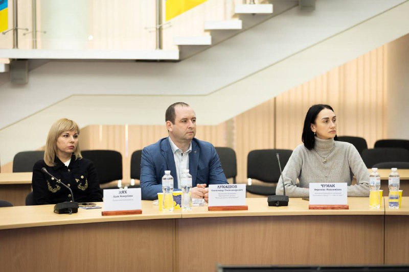 ДЯКУЮ! Люди з великим серцем та надзвичайних справ.
Надійні напарники оборонців ДЯКУЮ! Люди з великим серцем та надзвичайних справ.
Надійні напарники оборонців
