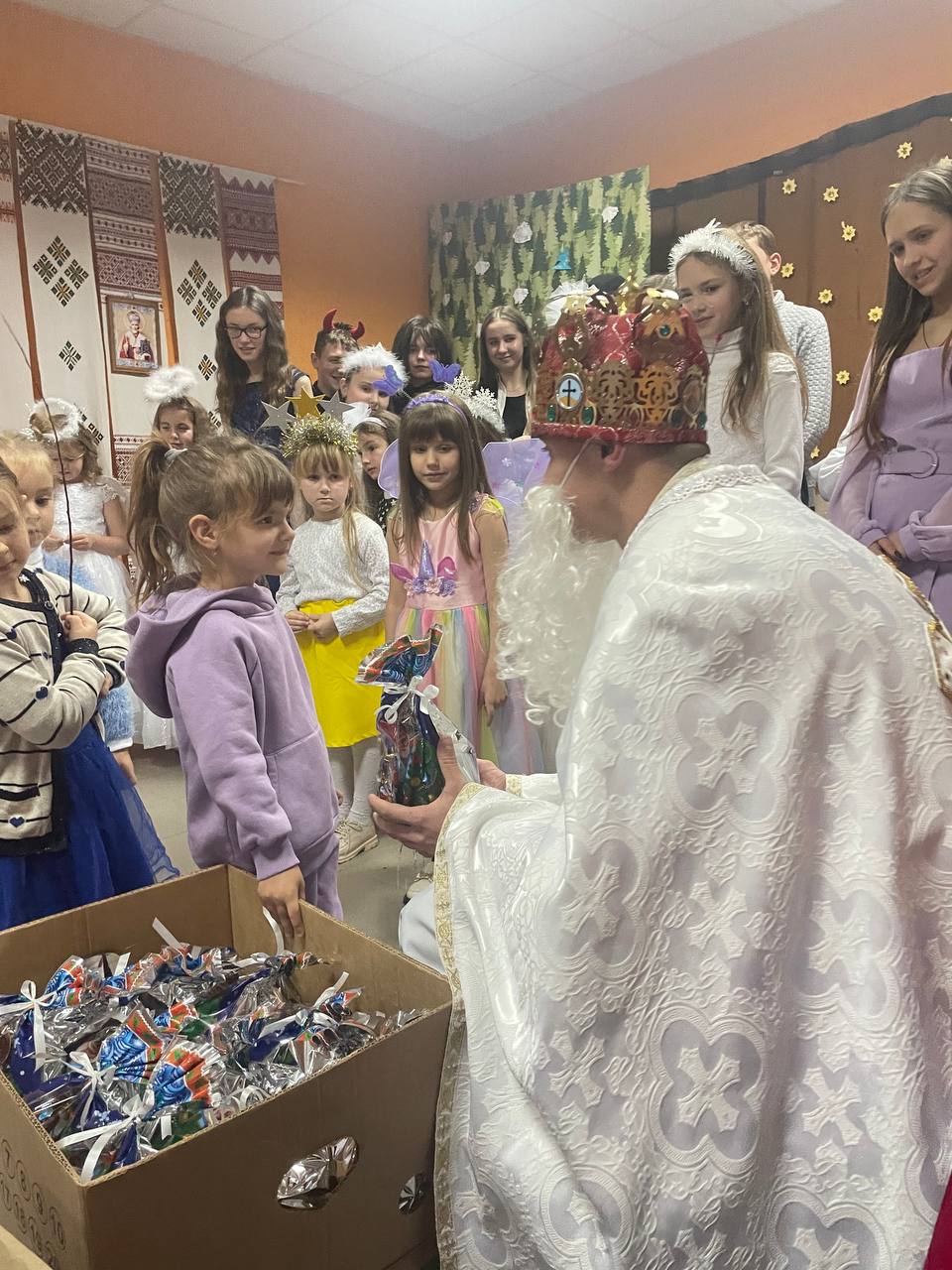 У Сільці відбулося свято св. Миколая для учасників катехитичної школи У Сільці відбулося свято св. Миколая для учасників катехитичної школи