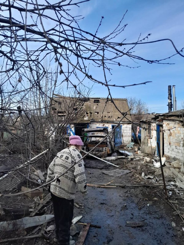 окупаційні війська вкрили артилерією і градами Білозерку. 

Пошкоджено більше десятку приватних будинків