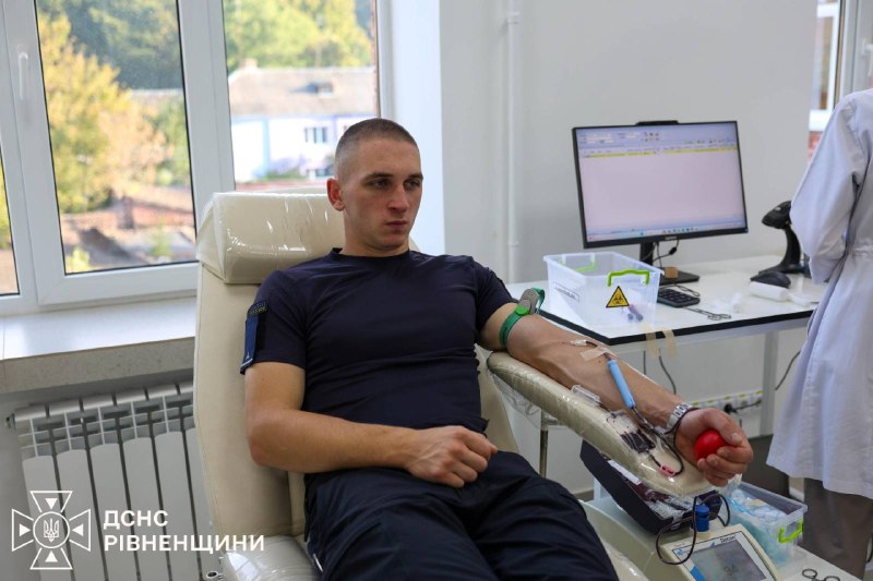 Понад 10 літрів крові для поранених воїнів ЗСУ здали рівненські рятувальники! Понад 10 літрів крові для поранених воїнів ЗСУ здали рівненські рятувальники!