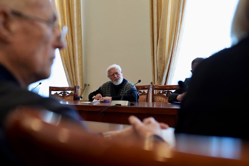 Зібрав керівників ключових медустанов і представників профільного управління ОДА Зібрав керівників ключових медустанов і представників профільного управління ОДА