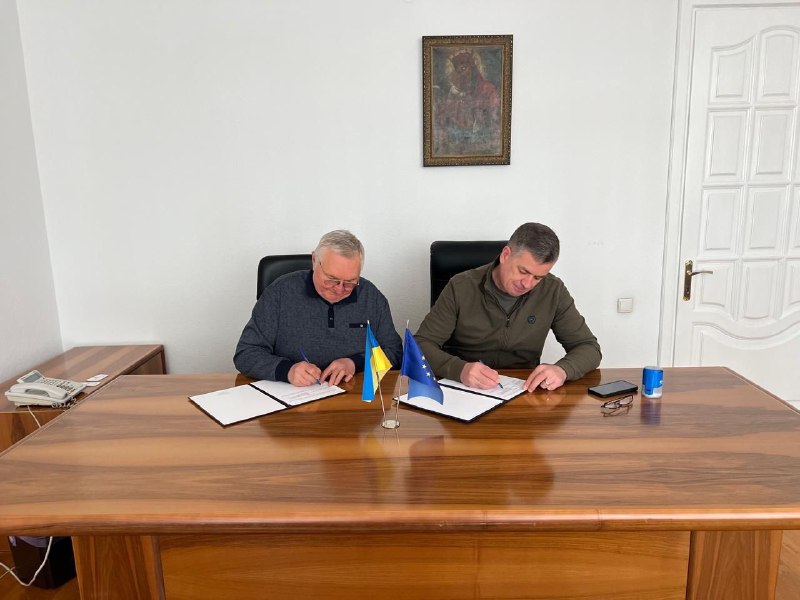 🏭 Херсонщина посилює економічне партнерство для створення індустріальних парків. 🏭 Херсонщина посилює економічне партнерство для створення індустріальних парків.