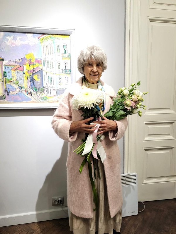 Є люди, які не потребують гучних слів, але зігрівають усе довкола своєю присутністю Є люди, які не потребують гучних слів, але зігрівають усе довкола своєю присутністю