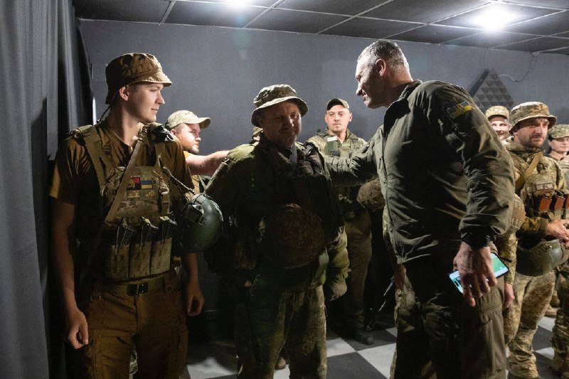 Ми цінуємо та шануємо відвагу наших Збройних Сил не тільки в їхнє свято, а щоденно. Ми цінуємо та шануємо відвагу наших Збройних Сил не тільки в їхнє свято, а щоденно.