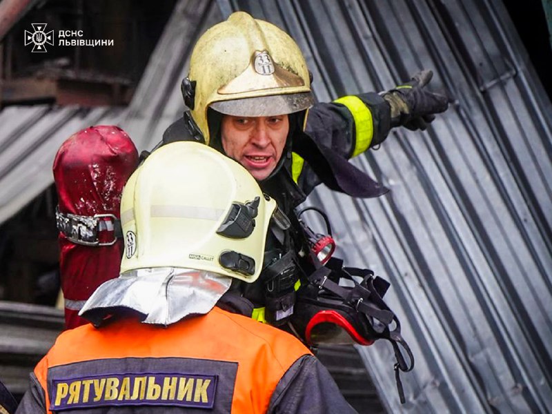 Рятувальники #Львівщини ліквідували наслідки ворожого обстрілу
Нагадаємо: внаслідок ворожого обстрілу... Рятувальники #Львівщини ліквідували наслідки ворожого обстрілу
Нагадаємо: внаслідок ворожого обстрілу...