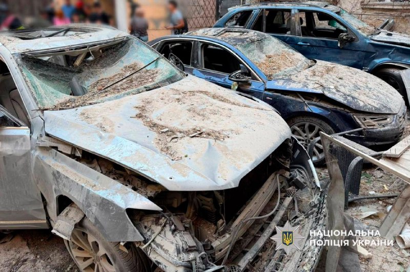 Поки наші підрозділи рятують постраждалих від нічного обстрілу, росіяни запускають нові ракети й дрони по регіонах України Поки наші підрозділи рятують постраждалих від нічного обстрілу, росіяни запускають нові ракети й дрони по регіонах України