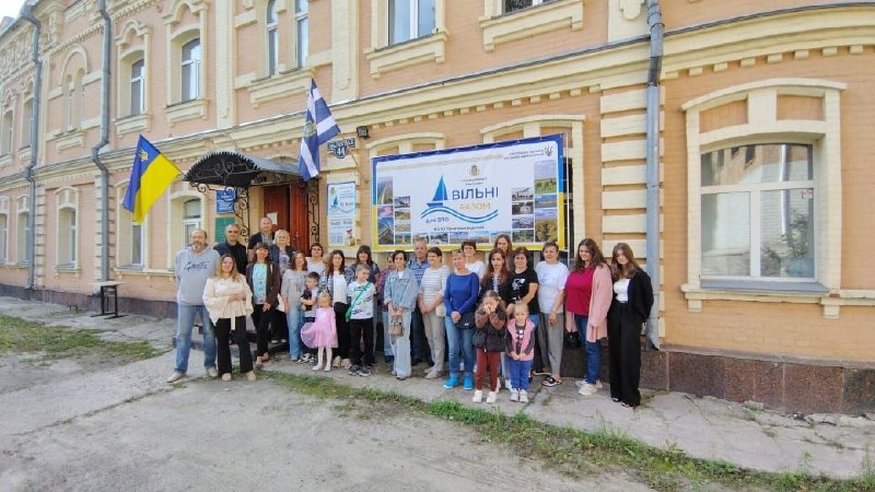 Координаційний центр «Вільні разом» у Кропивницькому продовжує всебічну підтримку переселенців з Херсонщини. Координаційний центр «Вільні разом» у Кропивницькому продовжує всебічну підтримку переселенців з Херсонщини.