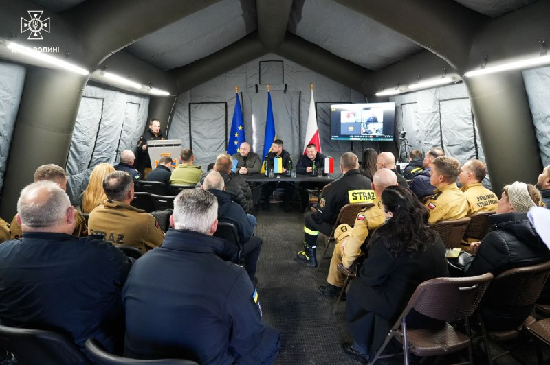 📍На Волині на території Шацького національного природного парку відбулися спільні міжнародні навчання рятувальників... 📍На Волині на території Шацького національного природного парку відбулися спільні міжнародні навчання рятувальників...