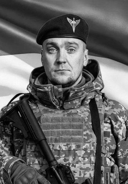 Щоденно о 9 годині – загальнонаціональна хвилина мовчання. Зупиніться, де б ви не були Щоденно о 9 годині – загальнонаціональна хвилина мовчання. Зупиніться, де б ви не були