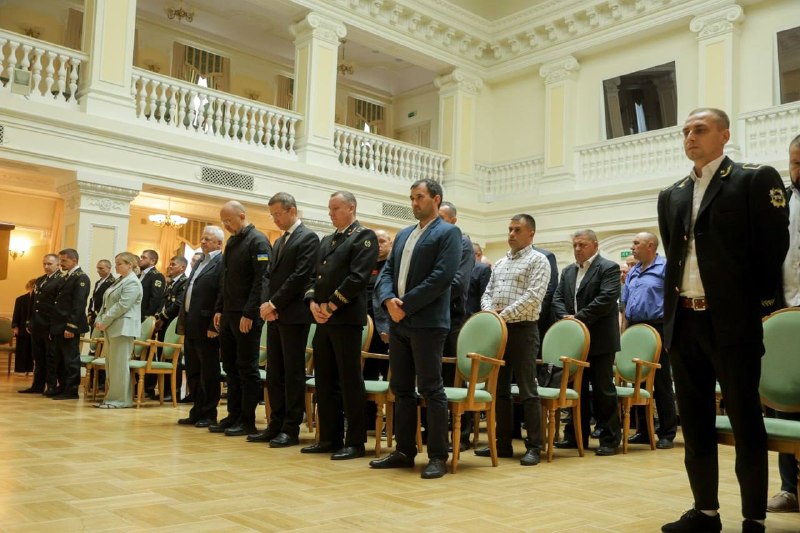 Щороку в останню неділю серпня ми вітаємо людей, чия щоденна праця під землею тримає українське світло на землі. Щороку в останню неділю серпня ми вітаємо людей, чия щоденна праця під землею тримає українське світло на землі.