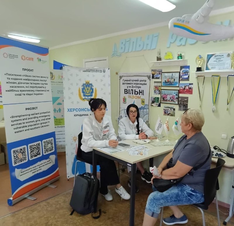 Координаційний центр «Вільні разом» у Дніпрі продовжує всебічно підтримувати переселенців з Херсонщини. Координаційний центр «Вільні разом» у Дніпрі продовжує всебічно підтримувати переселенців з Херсонщини.