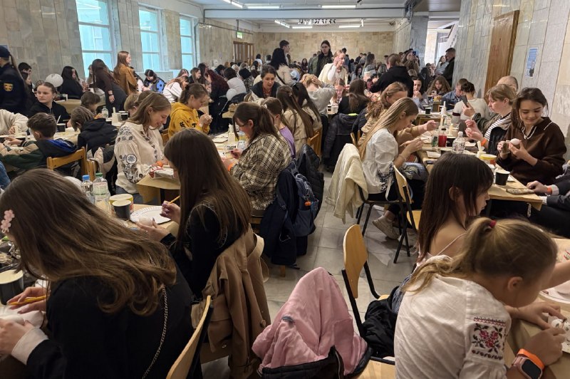 🇺🇦👏Маріупольці долучилися до рекорду з розпису писанок
🎨🥚У Львові встановили національний рекорд з масштабного розпису писанок 🇺🇦👏Маріупольці долучилися до рекорду з розпису писанок
🎨🥚У Львові встановили національний рекорд з масштабного розпису писанок