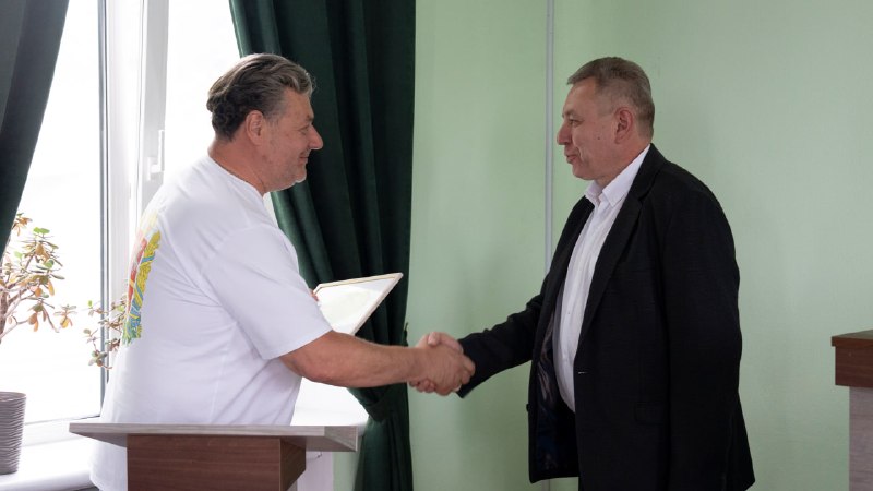 Напередодні професійного свята привітав колектив Житомирського науково-дослідного експертно-криміналістичного... Напередодні професійного свята привітав колектив Житомирського науково-дослідного експертно-криміналістичного...