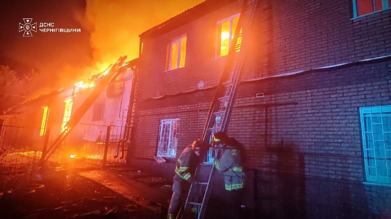 Сьогодні вночі ударами дронів Росія вбила трьох людей у Пухівці на Київщині: дідуся, бабусю та їхнього онука Сьогодні вночі ударами дронів Росія вбила трьох людей у Пухівці на Київщині: дідуся, бабусю та їхнього онука