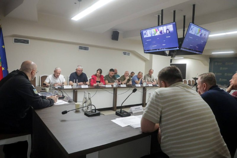 На Харківщині провели нараду за участі керівництва обласної військової адміністрації На Харківщині провели нараду за участі керівництва обласної військової адміністрації