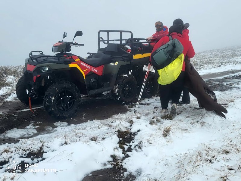 🏔 У Карпатах сніг: плануючи похід у гори, зважайте на погоду!
Сніг, холод і втома змусили двох киянок звернутися... 🏔 У Карпатах сніг: плануючи похід у гори, зважайте на погоду!
Сніг, холод і втома змусили двох киянок звернутися...