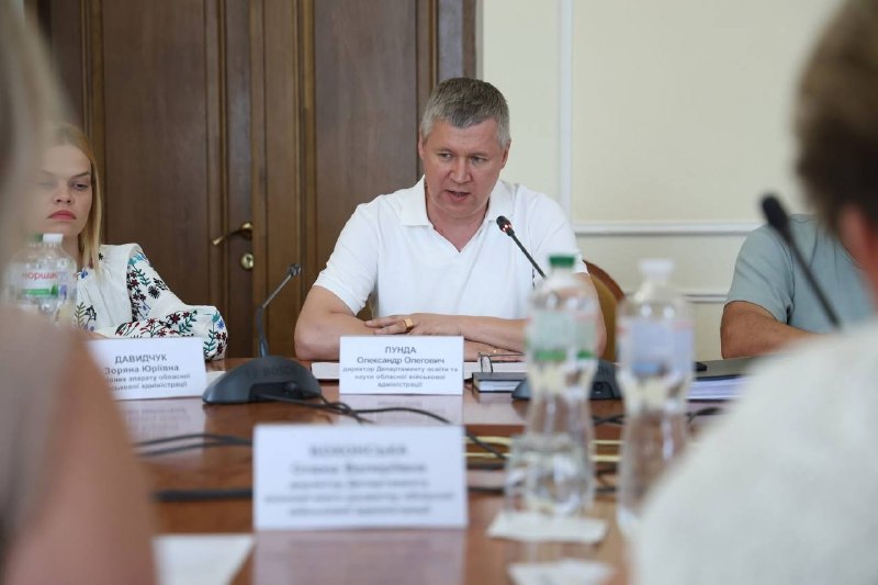 На Хмельниччині триває реалізація ініціативи Президента України «Пакунок школяра» На Хмельниччині триває реалізація ініціативи Президента України «Пакунок школяра»
