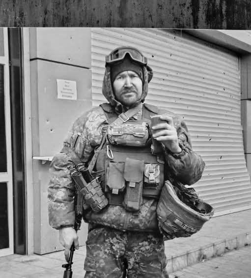 Щоденно о 9 годині – загальнонаціональна хвилина мовчання. Зупиніться, де б ви не були Щоденно о 9 годині – загальнонаціональна хвилина мовчання. Зупиніться, де б ви не були