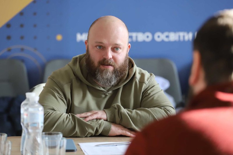 Разом із Оксеном Лісовим обговорили вдосконалення системи дистанційного навчання для закладів освіти Луганщини Разом із Оксеном Лісовим обговорили вдосконалення системи дистанційного навчання для закладів освіти Луганщини