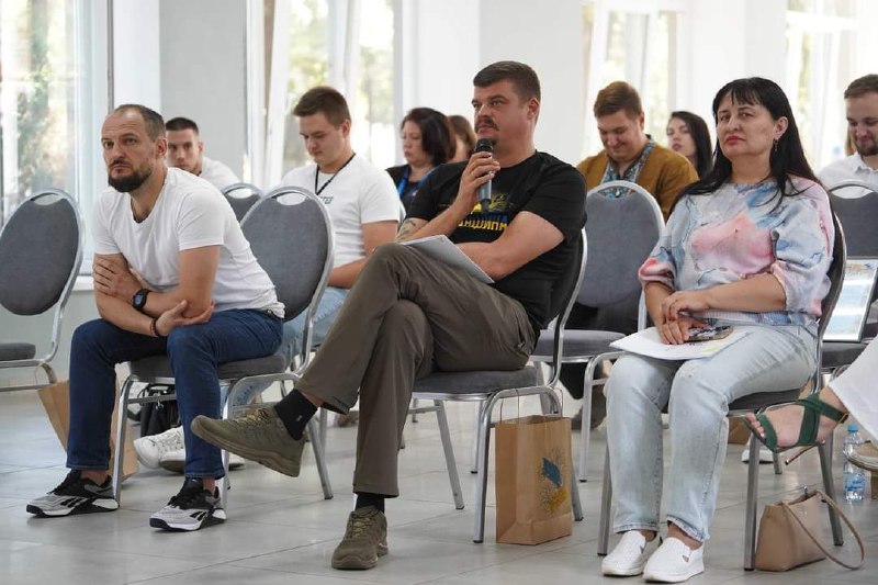 Ви формуєте державну молодіжну політику, - відкрив форум «Молодь. Трансформація Ви формуєте державну молодіжну політику, - відкрив форум «Молодь. Трансформація