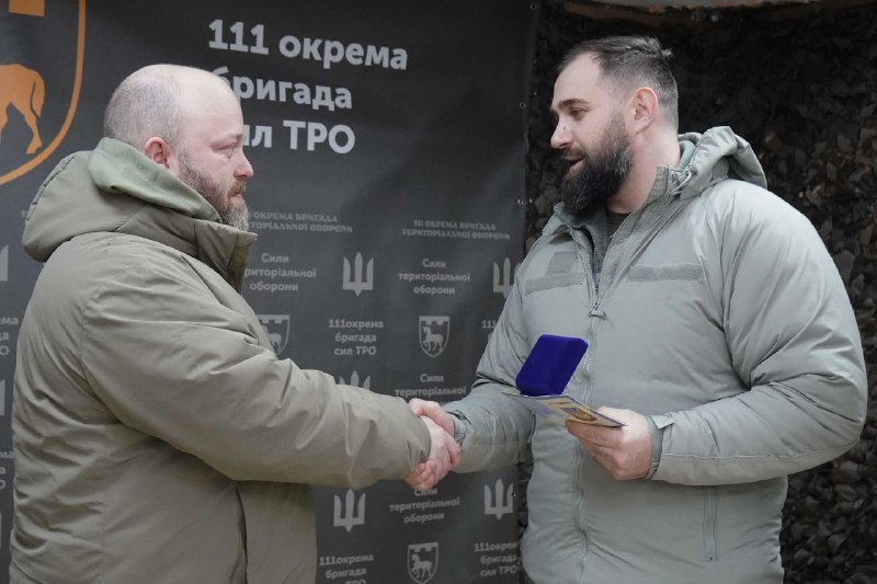 Дві автівки підвищеної прохідності передали Луганській бригаді тероборони Дві автівки підвищеної прохідності передали Луганській бригаді тероборони