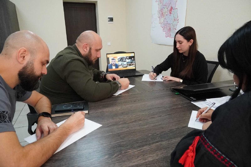 Луганці долучилися до Радіодиктанту національної єдності
27 жовтня переселенці з Луганщини разом з усією... Луганці долучилися до Радіодиктанту національної єдності
27 жовтня переселенці з Луганщини разом з усією...