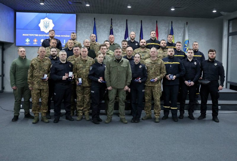 У Міністерстві внутрішніх справ України відбулася церемонія вручення відомчих відзнак та цінних подарунків... У Міністерстві внутрішніх справ України відбулася церемонія вручення відомчих відзнак та цінних подарунків...