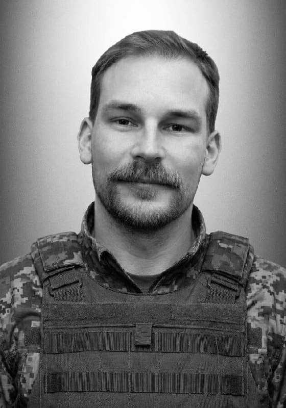 Щоденно о 9 годині – загальнонаціональна хвилина мовчання. Зупиніться, де б ви не були Щоденно о 9 годині – загальнонаціональна хвилина мовчання. Зупиніться, де б ви не були