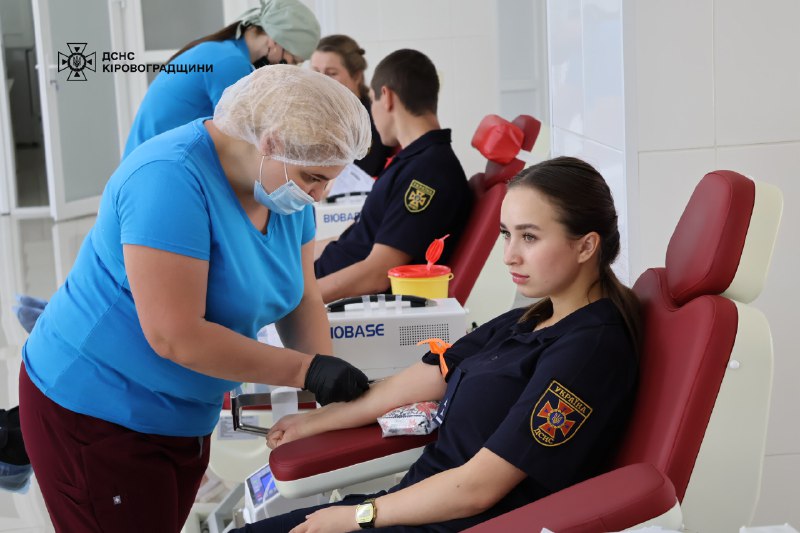 До Всесвітнього дня донора рятувальники Кіровоградщини здали кров, щоб вкотре підтримати тих, хто потребує допомоги🩸 До Всесвітнього дня донора рятувальники Кіровоградщини здали кров, щоб вкотре підтримати тих, хто потребує допомоги🩸