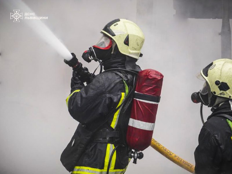 Рятувальники #Львівщини ліквідували наслідки ворожого обстрілу
Нагадаємо: внаслідок ворожого обстрілу... Рятувальники #Львівщини ліквідували наслідки ворожого обстрілу
Нагадаємо: внаслідок ворожого обстрілу...