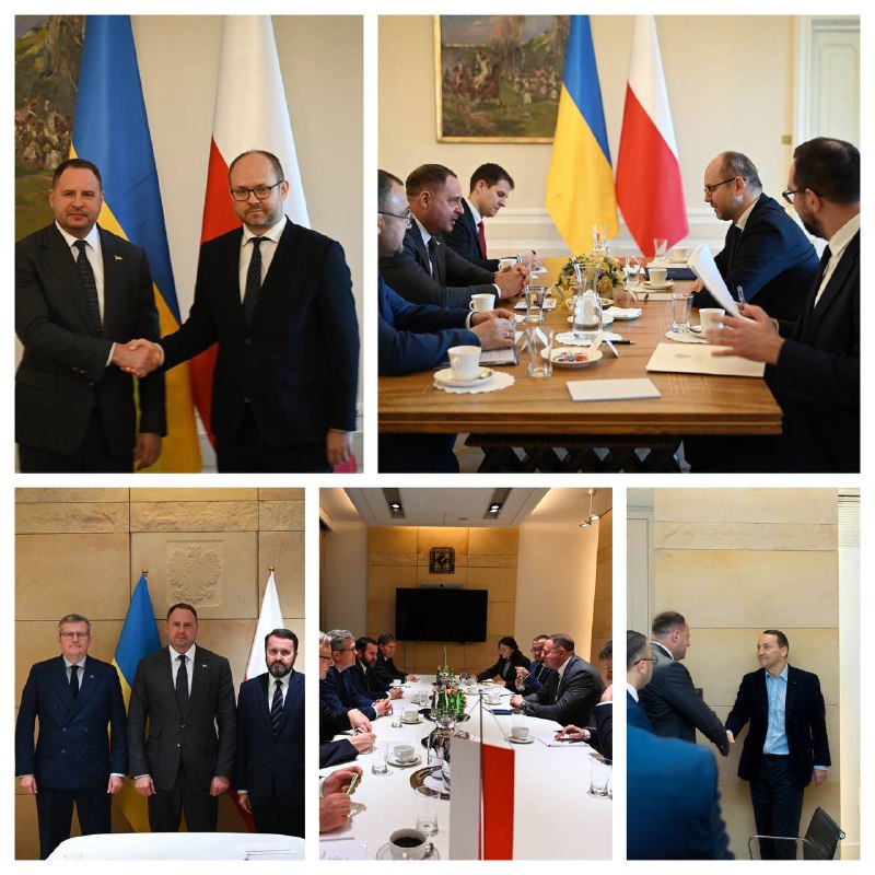 Працюю сьогодні в Польщі з колегами з польської влади.
Кілька зустрічей, зокрема з моїм добрим знайомим Працюю сьогодні в Польщі з колегами з польської влади.
Кілька зустрічей, зокрема з моїм добрим знайомим