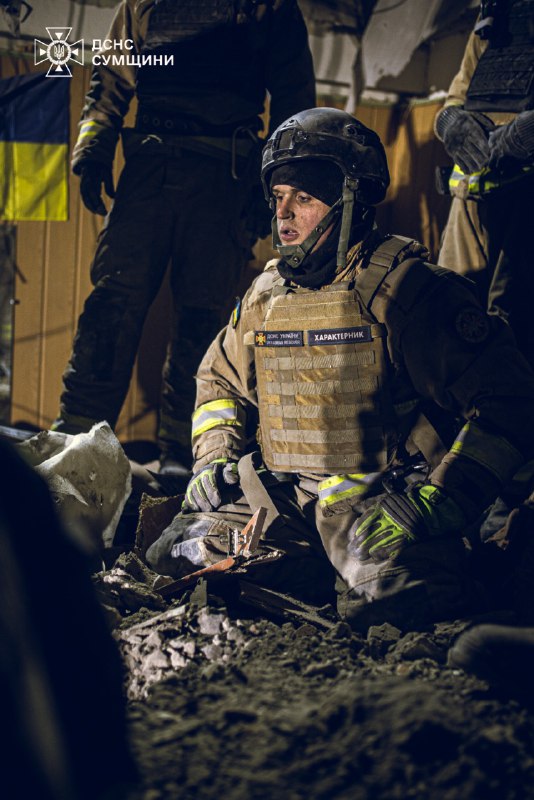 Це історія про Олександра Соніна, сержанта служби цивільного захисту, рятувальника рятувального відділення... Це історія про Олександра Соніна, сержанта служби цивільного захисту, рятувальника рятувального відділення...