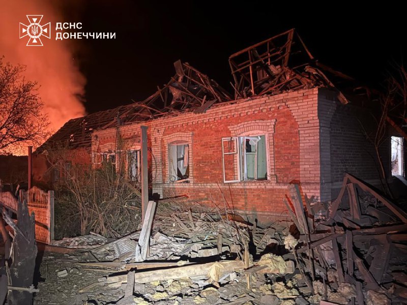 📌 росіяни знову атакували Донеччину, знищуючи цивільну інфраструктуру регіону, – палають будинки, храми та підприємства 📌 росіяни знову атакували Донеччину, знищуючи цивільну інфраструктуру регіону, – палають будинки, храми та підприємства