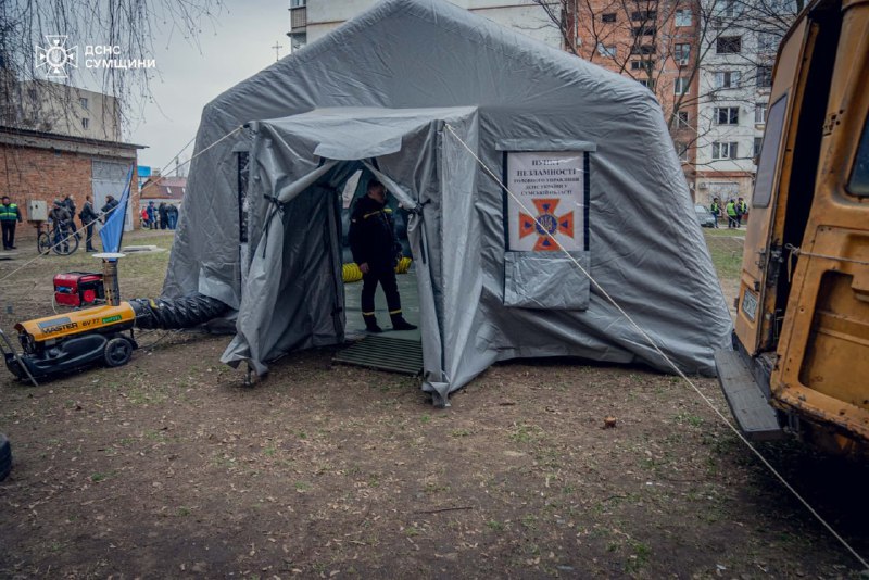 Понад 500 Пунктів незламності ДСНС вже розгорнула по всій Україні
У цих осередках безпеки кожен може обігрітися Понад 500 Пунктів незламності ДСНС вже розгорнула по всій Україні
У цих осередках безпеки кожен може обігрітися