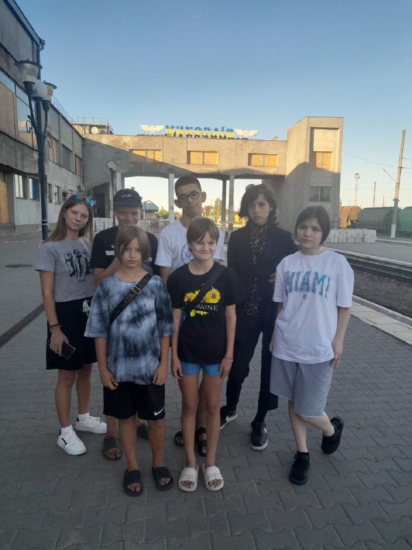 Діти з Херсонщини вирушили на оздоровлення до «Артеку».
Протягом трьох тижнів семеро юних мешканців області проведуть у дитячому центрі «Артек» Діти з Херсонщини вирушили на оздоровлення до «Артеку».
Протягом трьох тижнів семеро юних мешканців області проведуть у дитячому центрі «Артек»